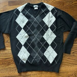 Bullock & Jones 100% Wool Black & Gray Argyle v-neck Sweater